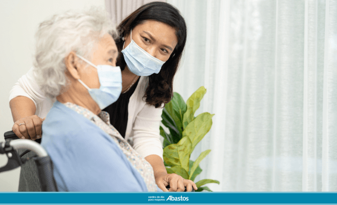 Cómo cuidar a una persona enferma de Alzheimer