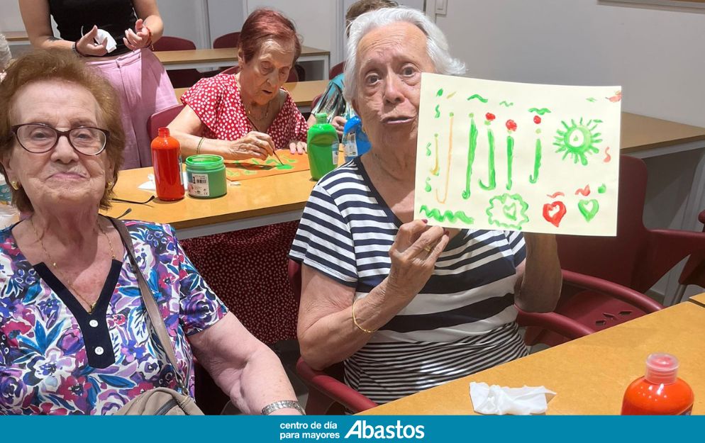 Taller creativo de pintura en el Centro de Día Abastos